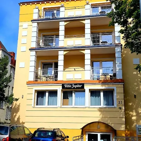 住宿加早餐酒店 Jupiter 斯维诺乌伊希切